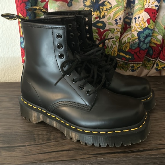 NWOB Dr Martens square toe boots - Picture 4 of 6